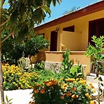 Ozlem Garden Side