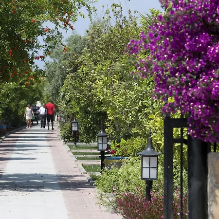 Ozlem Garden Side