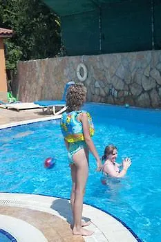 Ozlem Garden 3*